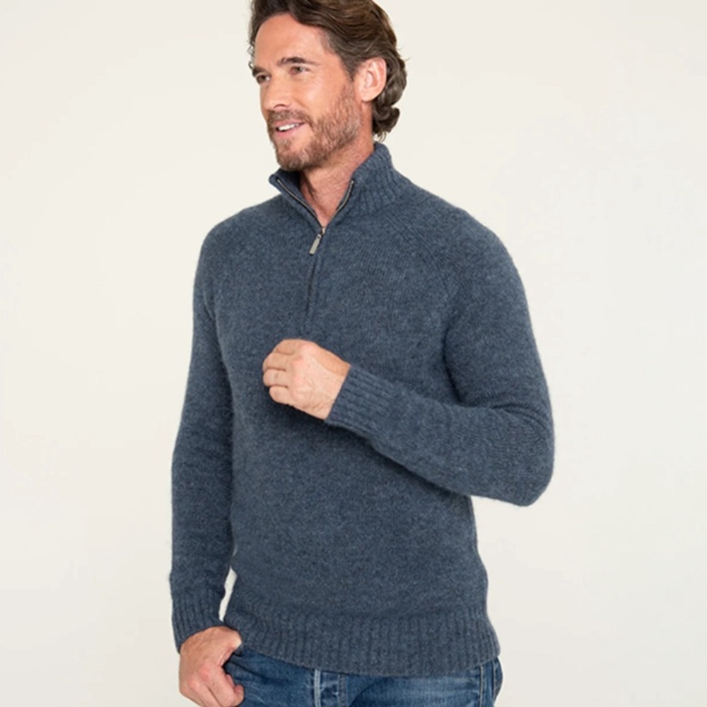 Pacas Men’s Sweater Brand New